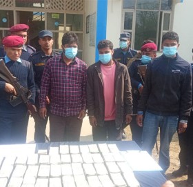 कपिलवस्तुबाट २१ लाख भारतीय रुपैयाँसहित ३ जना पक्राउ