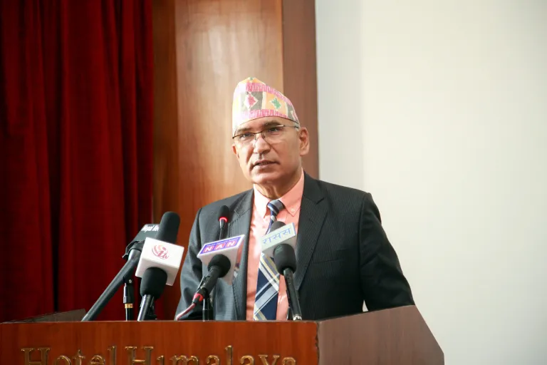 सामुदायिक रेडियोलाई प्रोत्साहन गर्ने नीति बनाउन पहल गर्छौं : मन्त्री पौडेल