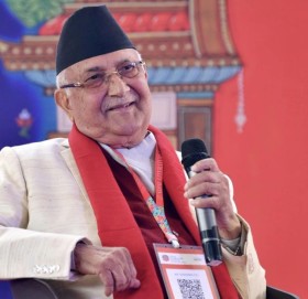 केपी ओली भन्छन् : ज्ञानेन्द्र शाह अझै अलमलमा छन्