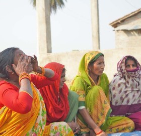 लघुवित्तको ऋण : जति तिरे पनि सकिंदैन