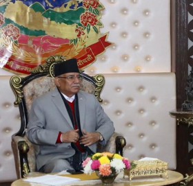 पार्टी बैठकमा प्रचण्ड : रास्वपाले गृह नभई हुन्न भनेर अप्ठ्यारो पार्‍यो