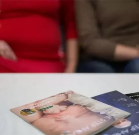 रुसी महिलाहरू बच्चा जन्माउन किन अर्जेन्टिना गइरहेका छन् ?