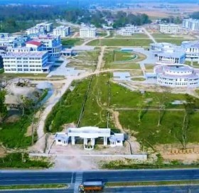 सुदूरपश्चिमका अस्पताल गेटामा गाभ्ने! मेडिकल शिक्षा पढाउन मुख्यमन्त्रीले दबाब