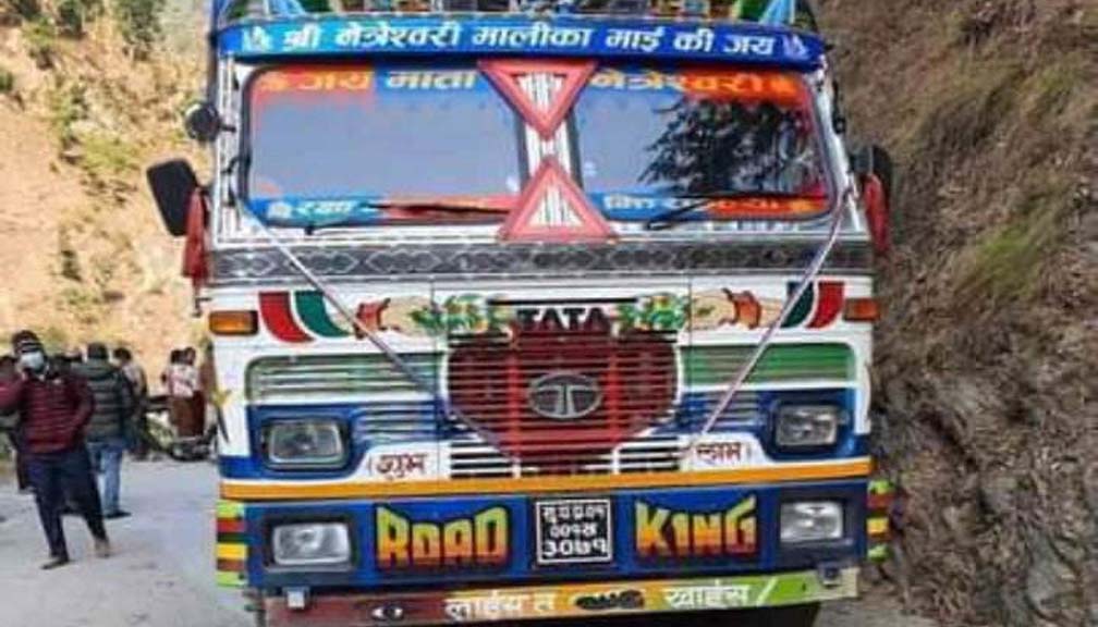 बझाङ प्रहरी चुक्दै,२४ घन्टा बित्दा पनि भेटिएनन् मोटरसाइकल चालक