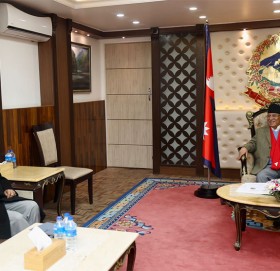 प्रधानमन्त्री प्रचण्ड र एमाले अध्यक्ष ओलीबीच भेटवार्ता