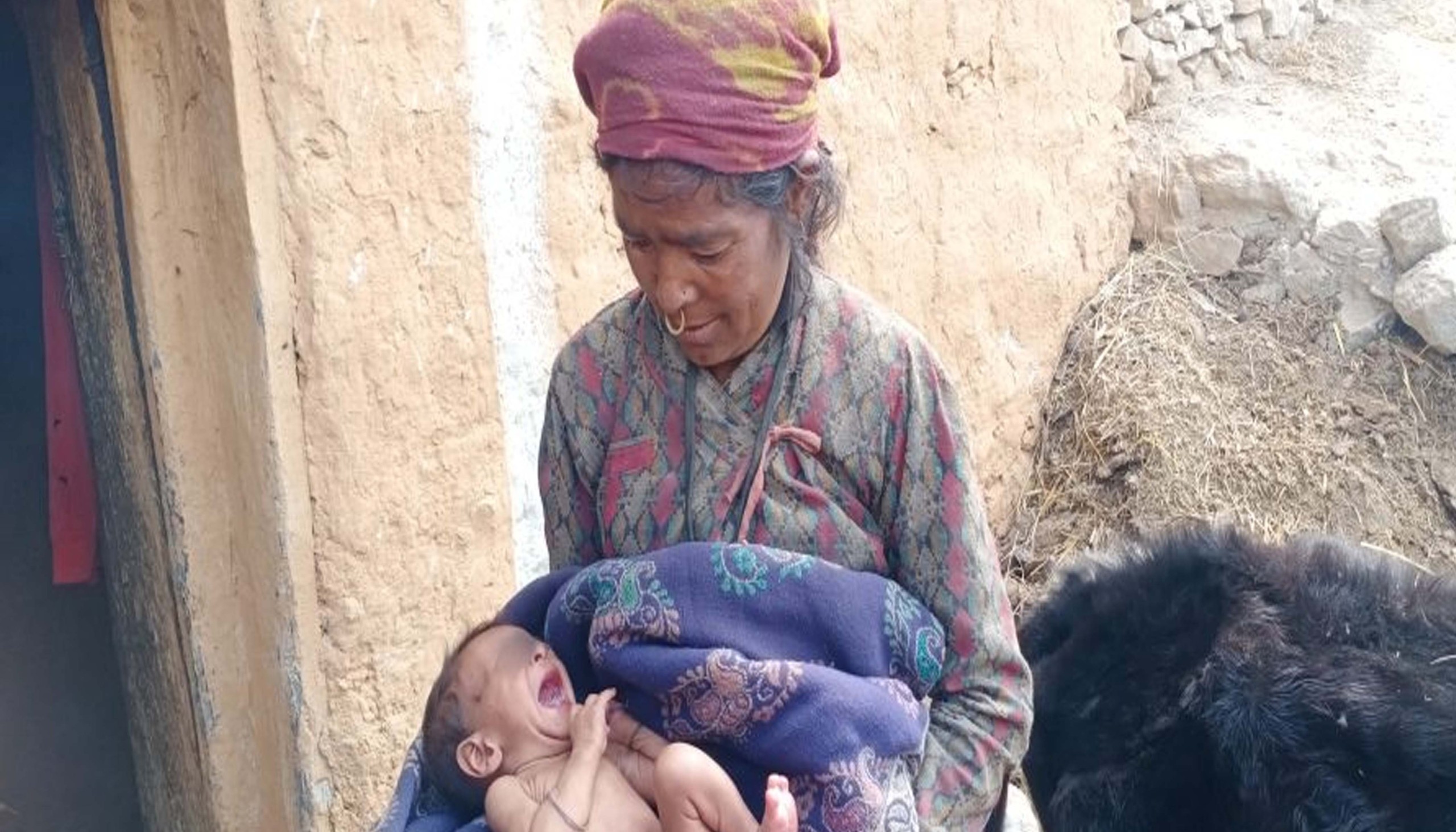 ‘बाख्राको दूध खुवाएर ४ सन्तान हुर्काएँ, ४ बचाउन सकिनँ’