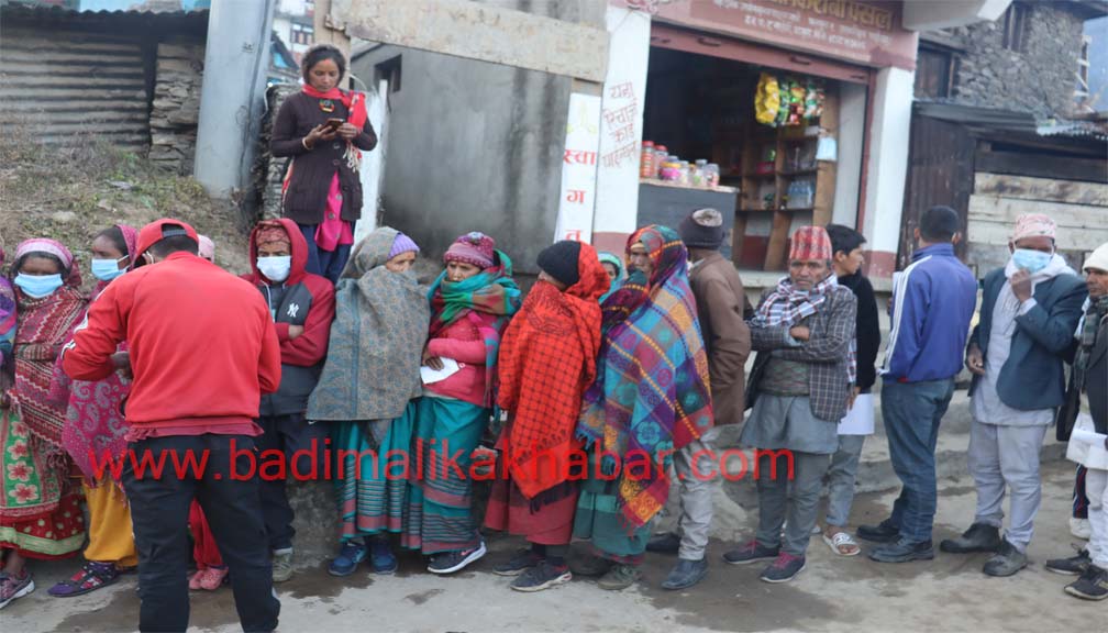 जिल्ला अस्पाताल बाजुरामा सम्पन्न ३ दिने स्वास्थ्य शिबिरबाट ६ सय २८ जना लाभान्वित