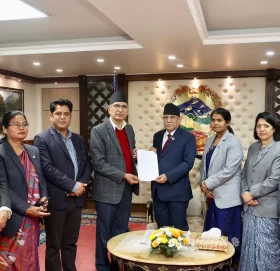 एमालेका मन्त्रीहरुले प्रधानमन्त्रीलाई बुझाए राजीनामा