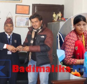 शाखा अधिकृत नियुक्ती पाएको बर्षगाँठको उपलक्ष्यमा मुटुरोगिलाइ आर्थिक सहयोग