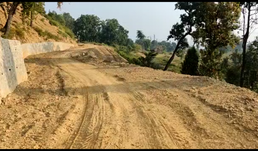 सेती लोकमार्गको बिजोक, आधाभन्दा बढी निर्माण १४ वर्षदेखि अधुरै