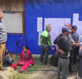 शिक्षक संघको नवौं अधिवेशन:अध्यक्ष लगायत पदाधिकारीकाे मतदान हुदै