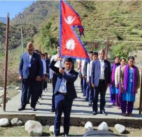 बझाङ केदारस्युँ गाउँपालिकामा राष्ट्रिय गान पछि कार्यालयको काम सुरु
