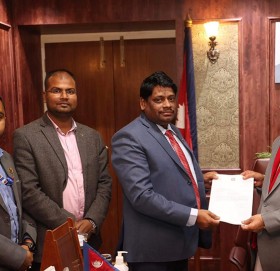 खानेपानी मन्त्री अब्दुल खानले दिए राजीनामा