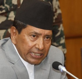 मिटरब्याज पीडितलाई गृहमन्त्रीको आग्रह : ढुक्कसँग घरमा फर्किनुस्, विधेयक पारित गर्छौं