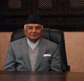 राष्ट्रपतिले दिउँसो ३:३० बजेदेखि सर्वसाधारणलाई दसैँको टीका लगाइदिने