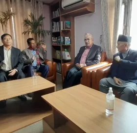 एमाले नेताहरुले माधव नेपालसँग मागे सुवास नेम्वाङलाई भोट