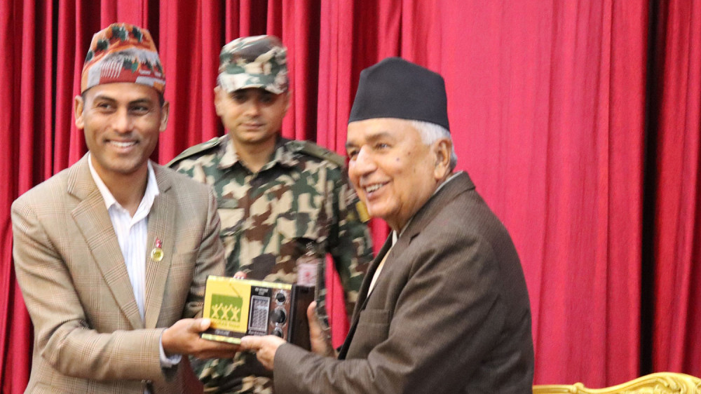 सामुदायिक रेडियोले श्रमप्रति सम्मान र कामप्रति गर्व हुने सामग्री प्रसारण गर्नुपर्छ : राष्ट्रपति पौडेल