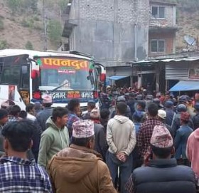 बझाङ सदरमुकाम चैन्पुर नजिकै बसको ठक्करबाट बालकको मृत्यु