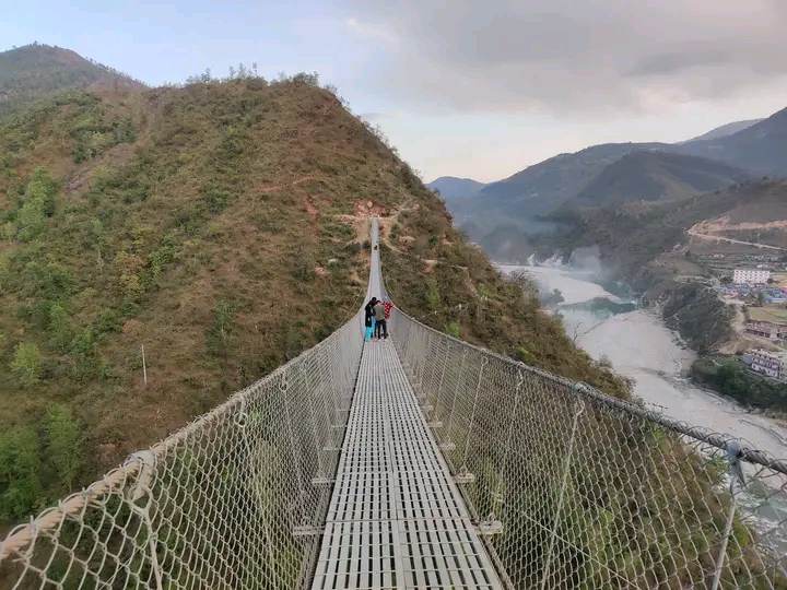 पर्यटन प्रवर्द्धनका लागि बनाइएको झुलङ्गे पुल, पर्यटकको सङ्ख्यामा वृद्धि हुदै