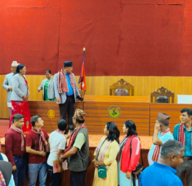 सुदूरपश्चिम प्रदेश सभाको बैठक दुई महिनादेखि ठप्प, जम्बो टोली लुम्बिनीमा