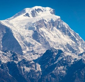 सेनाको  हिमाल सफाइ टोली अन्नपूर्णमा