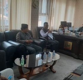 बल्दे सडकको बिषयमा सांसद पाण्डेको टोलीद्धारा अर्थ मन्त्रीको ध्यानाकर्षण