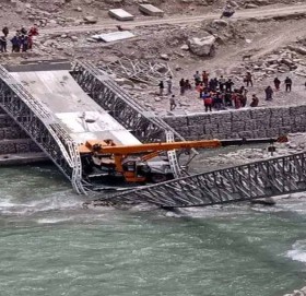 जाजरकोटमा बनाउँदै गरेको पुल भाँच्चियो, ९ जना गम्भीर घाइते