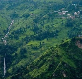 बाजुरा जिल्लाकाे सबैभन्दा ठूलो  किम्नीछडा झरना ओझेलमा