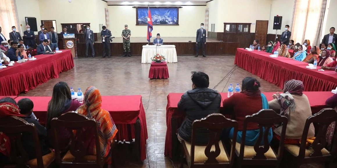 मिटरब्याज पीडितलाई प्रधानमन्त्रीको आश्वासन : मेरै कार्यकालमा न्याय मिल्छ