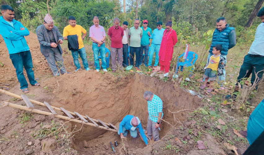 काँग्रेस प्रदेश सभापति बलायरले वनमा गरे पार्टी कार्यालयको शिलान्यास