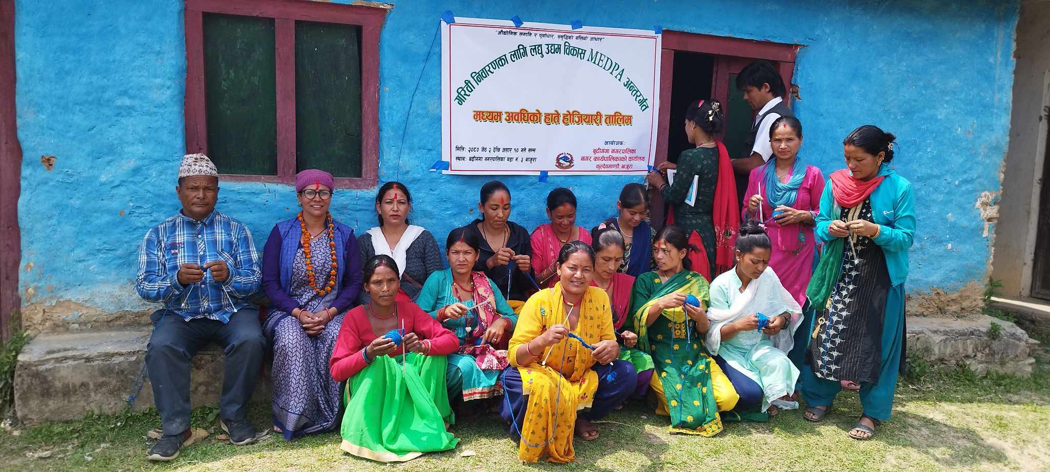 बुढिगंगाका १ देखी ३ वडाका ब्यवसायी महिलालाई सिलाई बुनाई तालिम सुरु