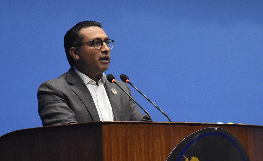 नीति तथा कार्यक्रम परम्परा धान्ने किसिमको छ : डा. स्वर्णिम वाग्ले