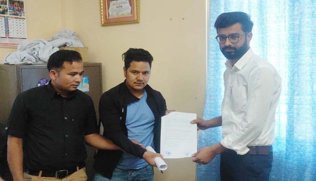 जिल्ला अस्पताल  प्रमुख जाेशीलाई एक हप्तामा बाजुरा छोड्न अनेरास्ववियू र राष्ट्रिय युवा संघको माग
