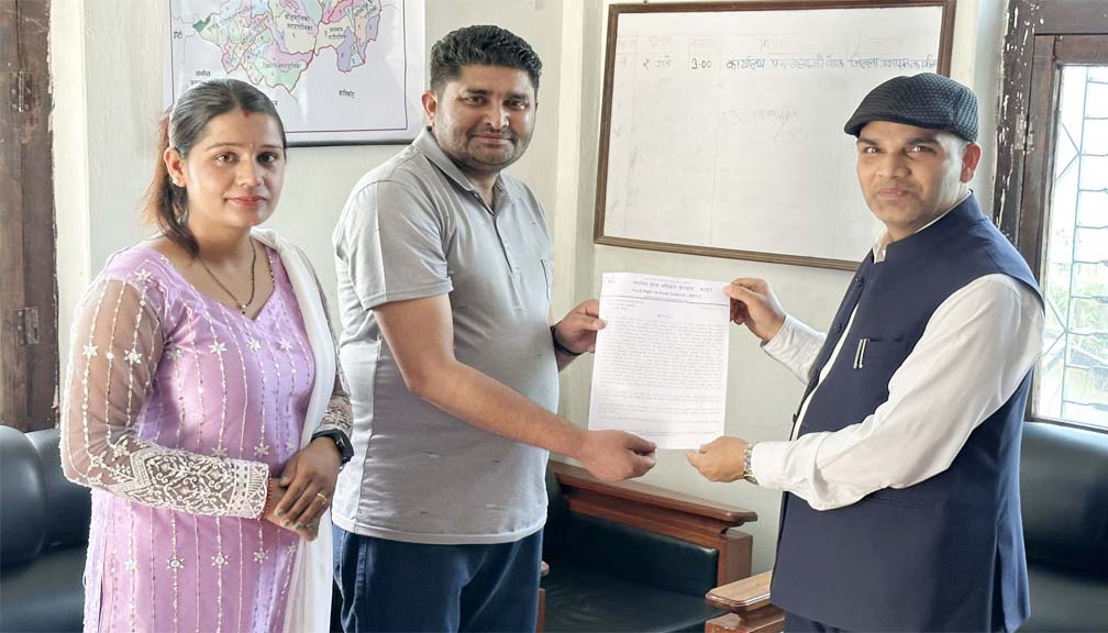 खाध्यअधिकार संजलद्धारा जिल्ला प्रशासनमा बुझायो १० बुदे ज्ञापन पत्र