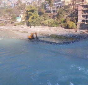 दार्चुलामा नेपाली र भारतीयबिच ढुङ्गा हानाहान