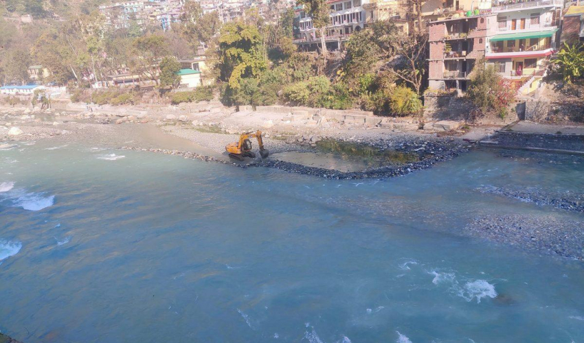 दार्चुलामा नेपाली र भारतीयबिच ढुङ्गा हानाहान