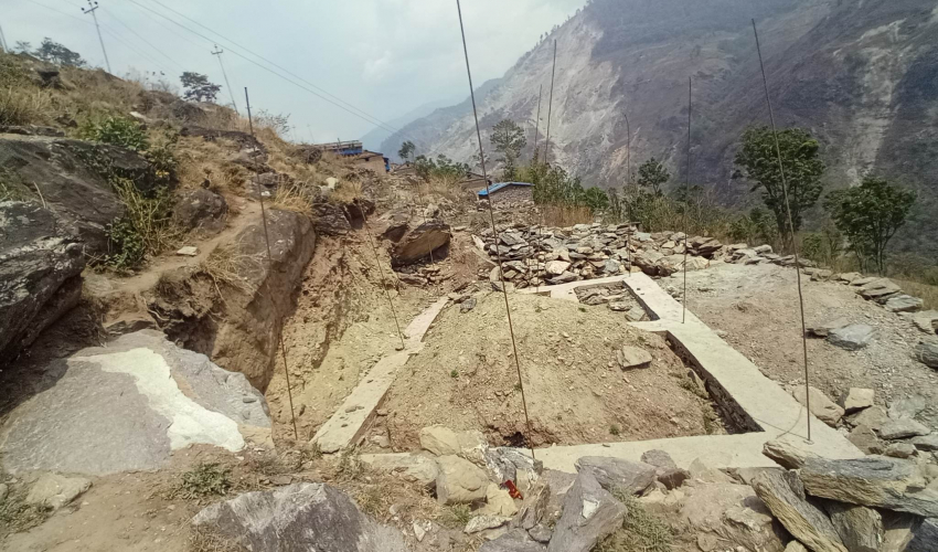 बाजुरामा पहिरो पीडितका घर निर्माणको काम अलपत्र
