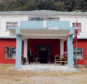 पाँच महिनादेखि तलब कुर्दै बझाङ जयपृथ्वी नगरपालिकाका कर्मचारी