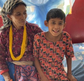 उपचार अभाबमा अलपत्र बाजुराकाे बडिमालिका ५ का ओमु मिजारले पाए उपचार