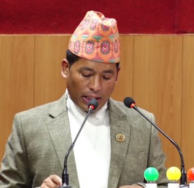 रारा जाने सडक कालोपत्रे गर्न एक करोड बजेट