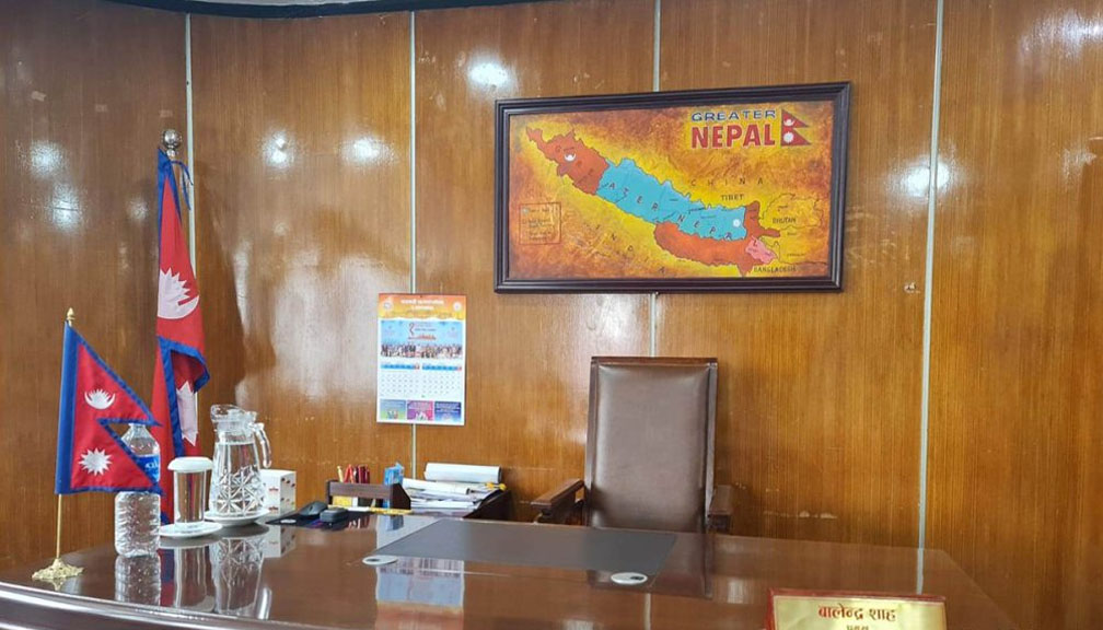बालेनको कार्यकक्षमा ग्रेटर नेपालको नक्सा