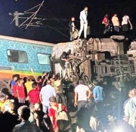 भारतको ओडिसामा रेल दुर्घटना हुँदा २ सय ३७ जनाको निधन