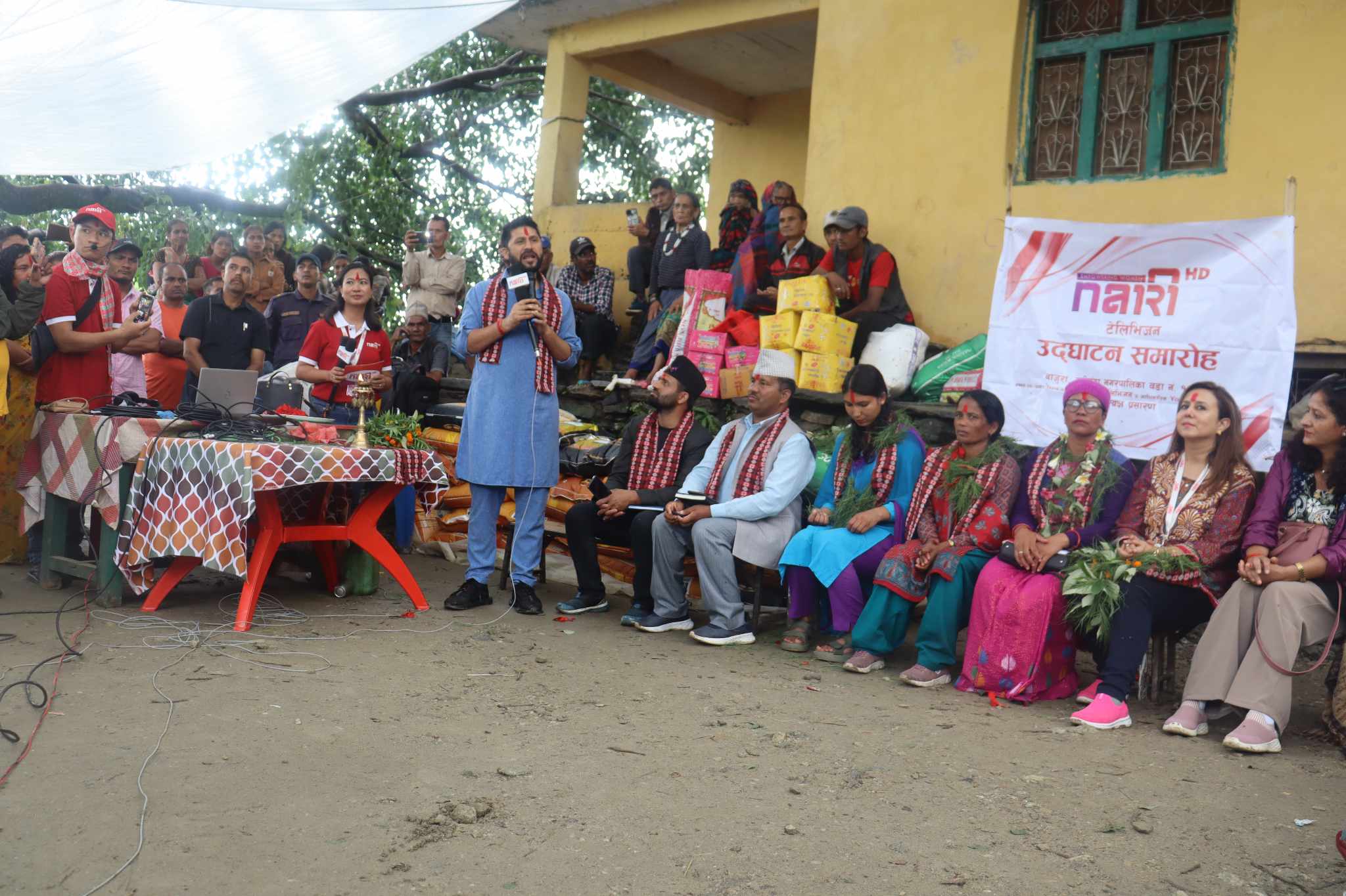 बाजुराका महिलाका दुख पिडालाई प्राथमिकताका साथ संसदमा उठाउछु – सभापति लामिछाने