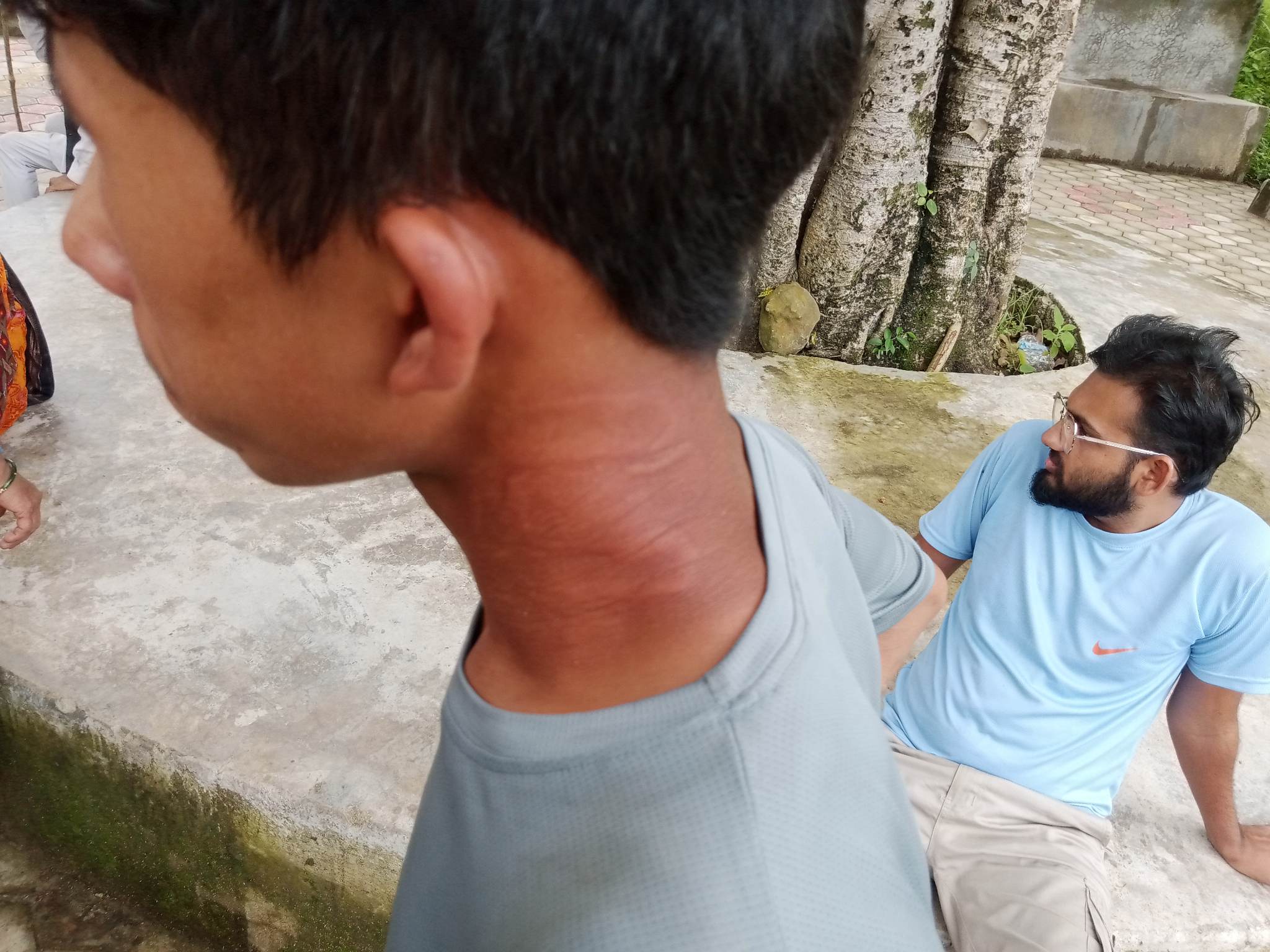 वडाध्यक्षले कार्यालयभित्रै कुटे सेवाग्राही