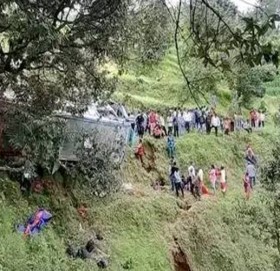 बैतडी दुर्घटना अपडेट : एक जनाको मृत्युु, ३८ जना घाइते