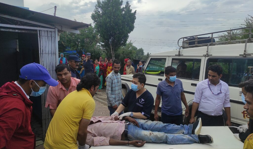 बैतडी बस दुर्घटनाः २५ जना डिस्चार्ज, ६ जना धनगढी रेफर