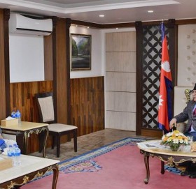 प्रधानमन्त्री प्रचण्ड र एमाले अध्यक्ष ओलीबीच भेटवार्ता