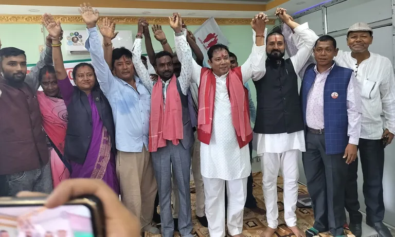 तीन बुँदे सहमतिसहित नाउपा र सद्धभावनाबीच पार्टी एकता