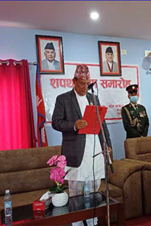 कोशीका मुख्यमन्त्री थापाले लिए शपथ, ३ सदस्यीय मन्त्रिपरिषद गठन