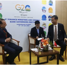 अर्थमन्त्री महत र चिनियाँ अर्थमन्त्री लिउ कुनबीच भारतमा भेटवार्ता